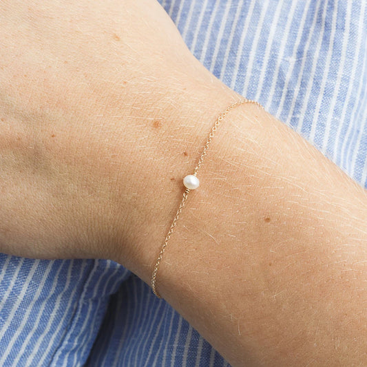 Minimalist Pearl Bracelets for Women