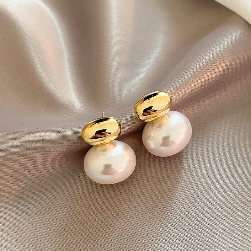 Elegant Gold Bean Spliced Pearl Earrings