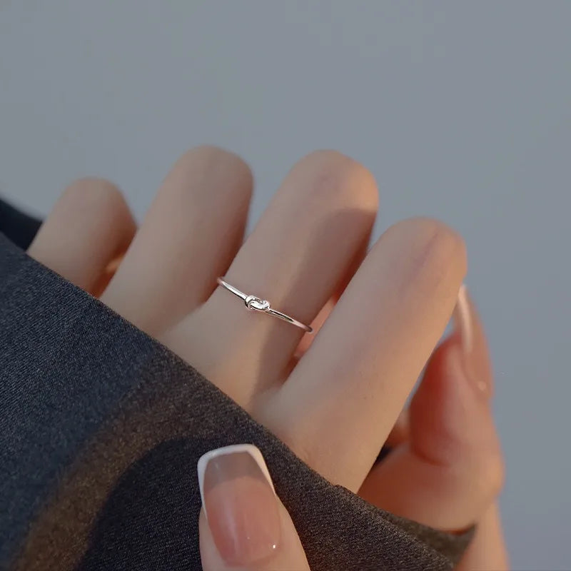 Simple Knot Line Couple Rings