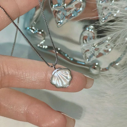 Exquisite Shell/Butterfly Necklace